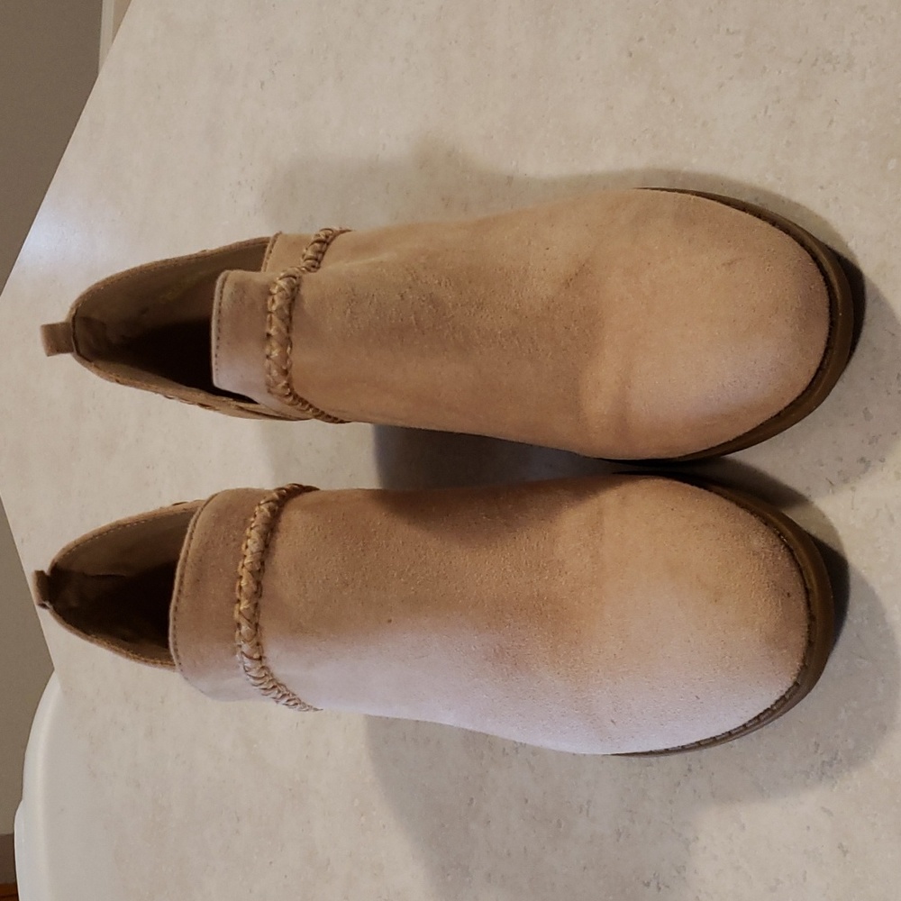 Fergalicious by Fergie Suede Booties Size 6.5